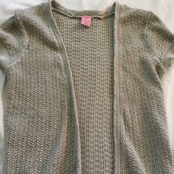 Sweater Vest. Host Pick - Picture 2 of 2